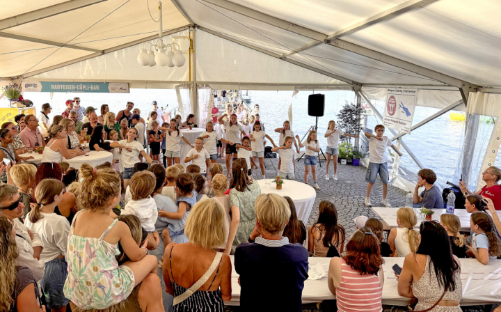 Ein Fest für alle. Uttwils Dorffest begeistert seit 29 Jahren. Foto: Thomas Krois, 2025 Ein Fest für alle. Uttwils Dorffest begeistert seit 29 Jahren. Foto: Thomas Krois, 2025