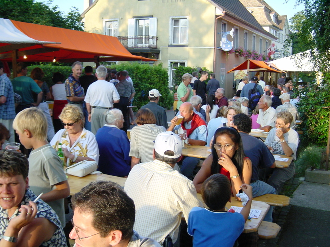Viel Verständnis der Anwohner. Die Seestrasse und der «Damm» bilden das Zentrum des Uttwiler Dorffestes am See. Viel Verständnis der Anwohner. Die Seestrasse und der «Damm» bilden das Zentrum des Uttwiler Dorffestes am See.