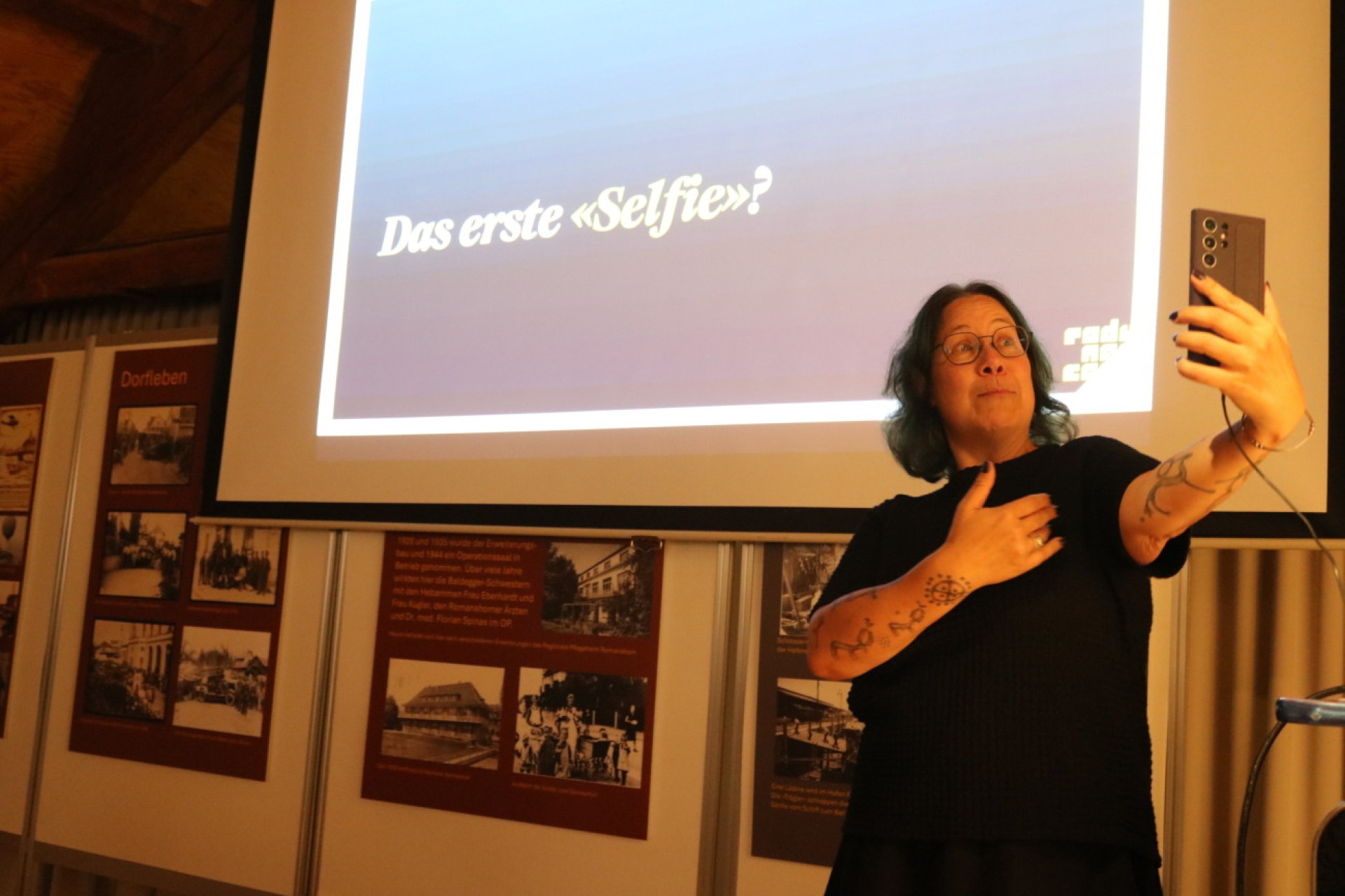 Von der Postkarte zu Social Media - Das Bild wird blockiert. – Möglicherweise durch einen aktiven Adblocker.