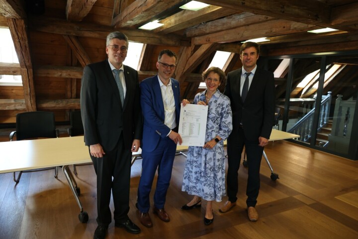 Landrat Martin Kistler (Landkreis Waldshut, v.l. ), Regierungsrat Dominik Diezi, Landrätin Marion Dammann (Landkreis Lörrach) und Landrat Zeno Danner (Landkreis Konstanz). Foto: zVg. Departement für Bau und Umwelt Kanton Thurgau Landrat Martin Kistler (Landkreis Waldshut, v.l. ), Regierungsrat Dominik Diezi, Landrätin Marion Dammann (Landkreis Lörrach) und Landrat Zeno Danner (Landkreis Konstanz). Foto: zVg. Departement für Bau und Umwelt Kanton Thurgau