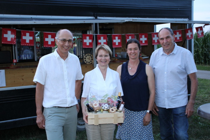 Rolf Steiger, Gemeindepräsident Kesswil (v. l.), Ständerätin Brigitte Häberli-Koller, Caroline Kürzi-Schmid, Gemeindepräsidentin Uttwil, und Bruno Germann, Gemeindepräsident Dozwil, freuen sich, gemeinsam mit der Bevölkerung den 1. August zu feiern. Fotos: Trudi Krieg