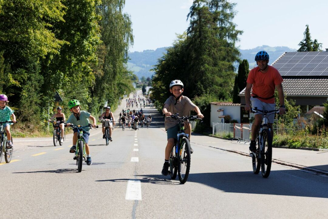 Frasnacht: Familie am slowUp Frasnacht: Familie am slowUp