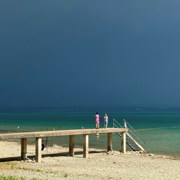 Vor dem Sturm im Strandbad Uttwil  - Leserfoto: Ruedi Dubs / 40 / 2026