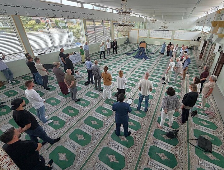 Teilnehmende an der interreligiösen Bettags-Feier. Fotos: zVg.