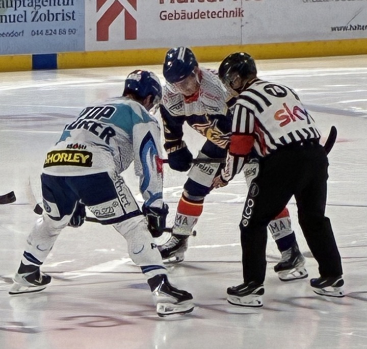 In einer intensiven Partie versuchten die Hechte alles, um im Schlussdrittel nochmals an die Platzherren heranzukommen – leider ohne Erfolg. Foto: Hansruedi Vonmoos In einer intensiven Partie versuchten die Hechte alles, um im Schlussdrittel nochmals an die Platzherren heranzukommen – leider ohne Erfolg. Foto: Hansruedi Vonmoos
