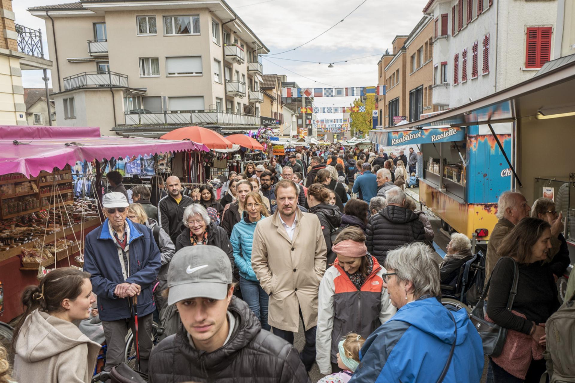 Verkehrseinschränkungen wegen Jahrmarkt - Das Bild wird blockiert. – Möglicherweise durch einen aktiven Adblocker.